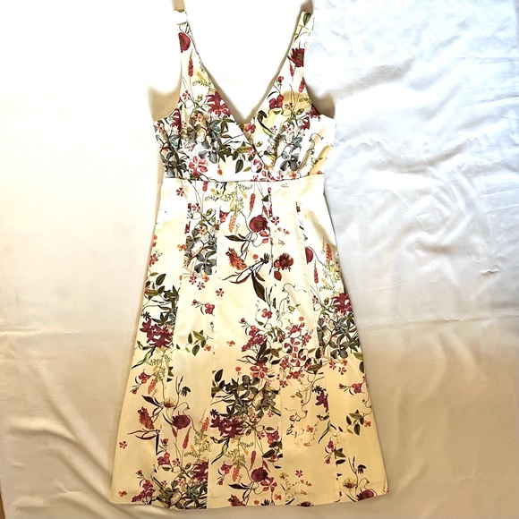 Tahari Arthur S Levine Dresses Color Ivory/Rio White Floral Julie Dress Side 4. - Picture 1 of 16